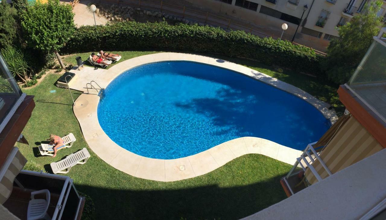 Los Pacos Holidays Фуэнхирола Экстерьер фото